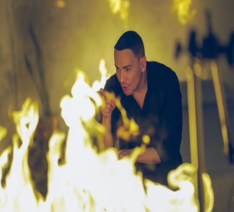 Víctor Manuelle estrena el videoclip de “Decidí tener pantalones”