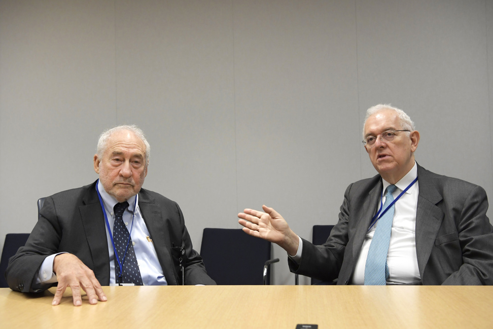 El FMI ve con buenos ojos las reformas tributarias de Colombia y Chile