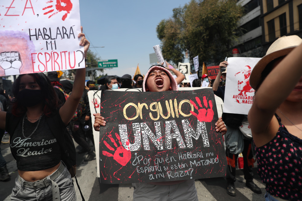 Mexicanos recuerdan masacre del 2 de octubre con grito contra militarización