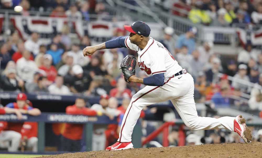 Wright domina y Bravos igualan la Serie Divisional al vencer a Filis