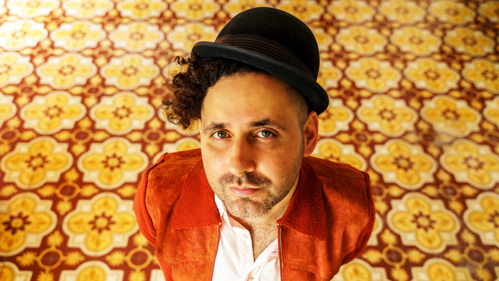 Eduardo Cabra ve “un antes y un después” sus 47 nominaciones a Grammy Latinos