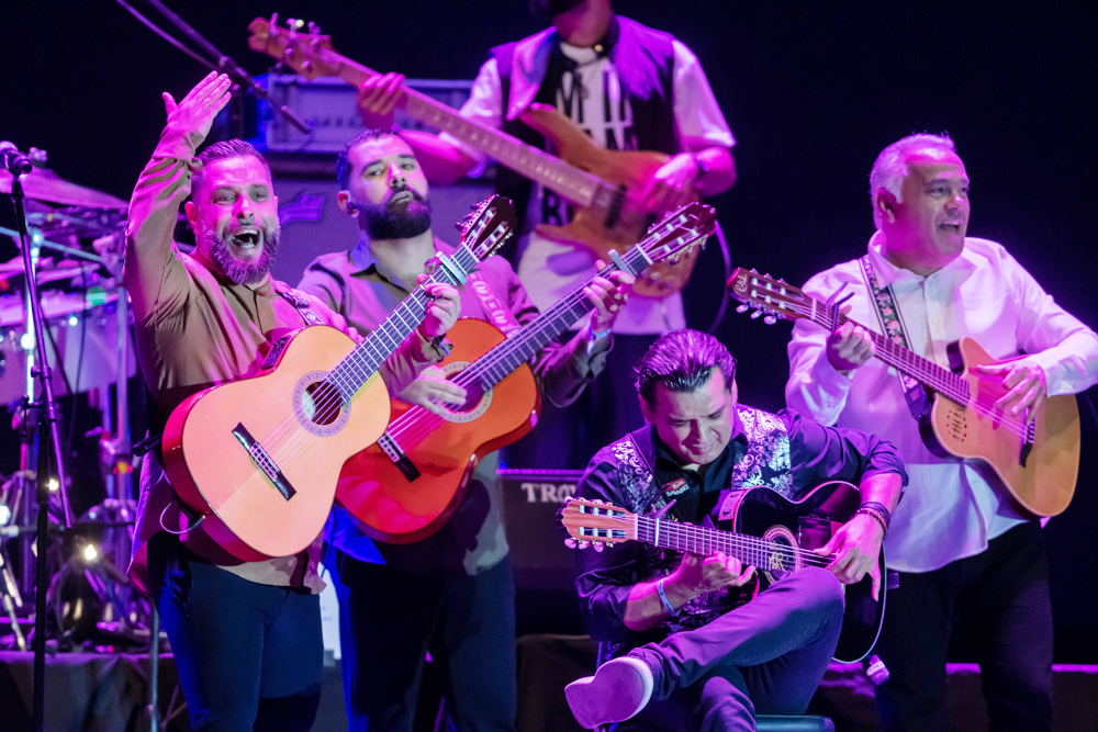 Los Gipsy Kings emocionan a 15.000 personas en festival la mexicana Monterrey