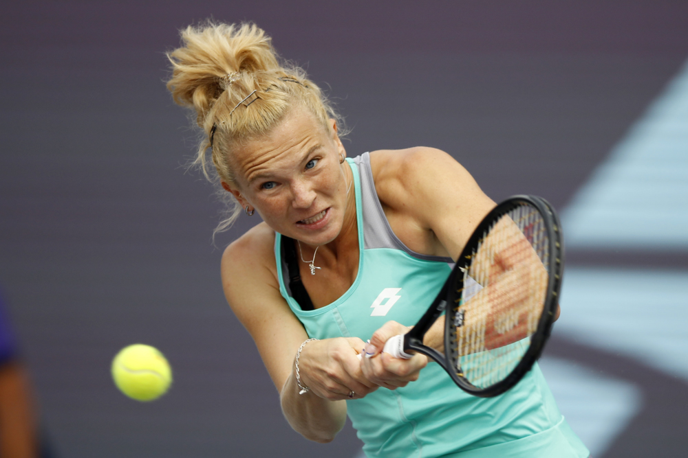 La checa Siniakova vence a la brasileña Haddad Maia y avanza a segunda ronda