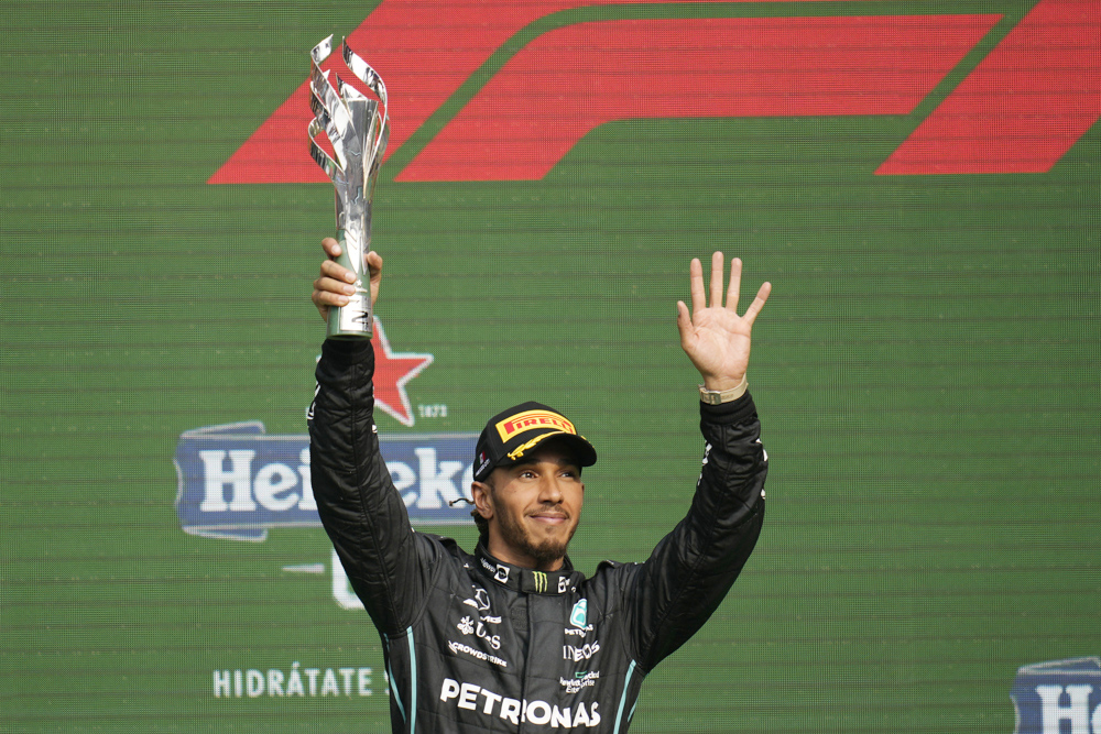Hamilton admite que Red Bull superó a Mercedes en la estrategia de neumáticos