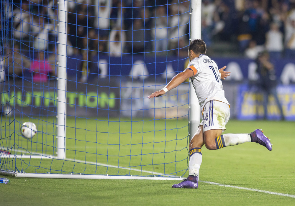1-3. Puig y ‘Chicharito’ citan a los Galaxy con Nashville en ‘playoffs’