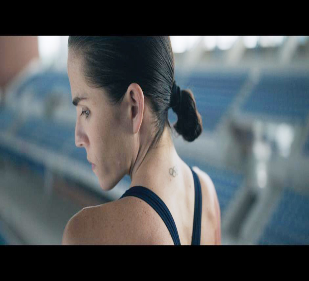 Mexicana Karla Souza en su proyecto más desafiente en el filme “La caída” 