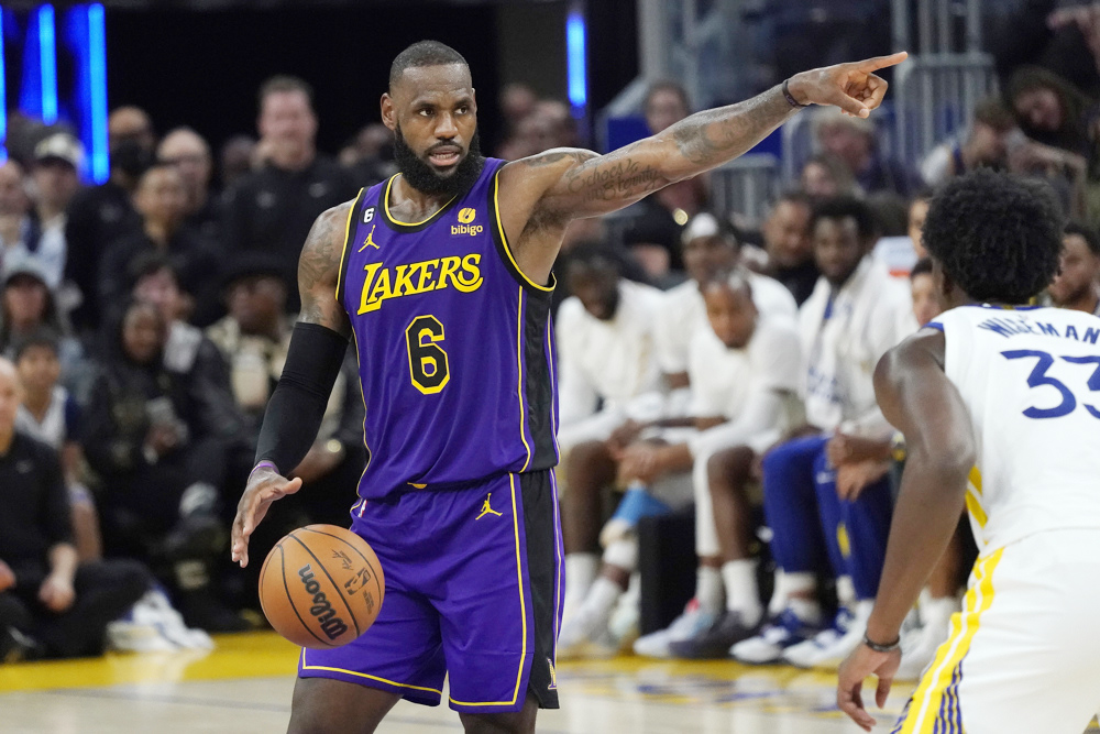 Lakers suman su primera victoria, Doncic deslumbra y Warriors tropiezan
