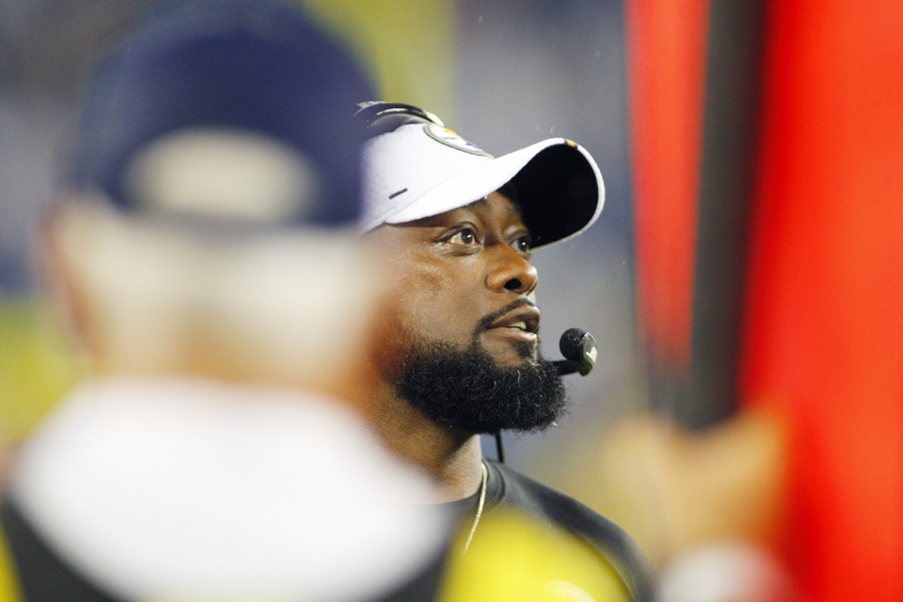 El ‘coach’ de Steelers nombra a novato Pickett como ‘quarterback’ titular