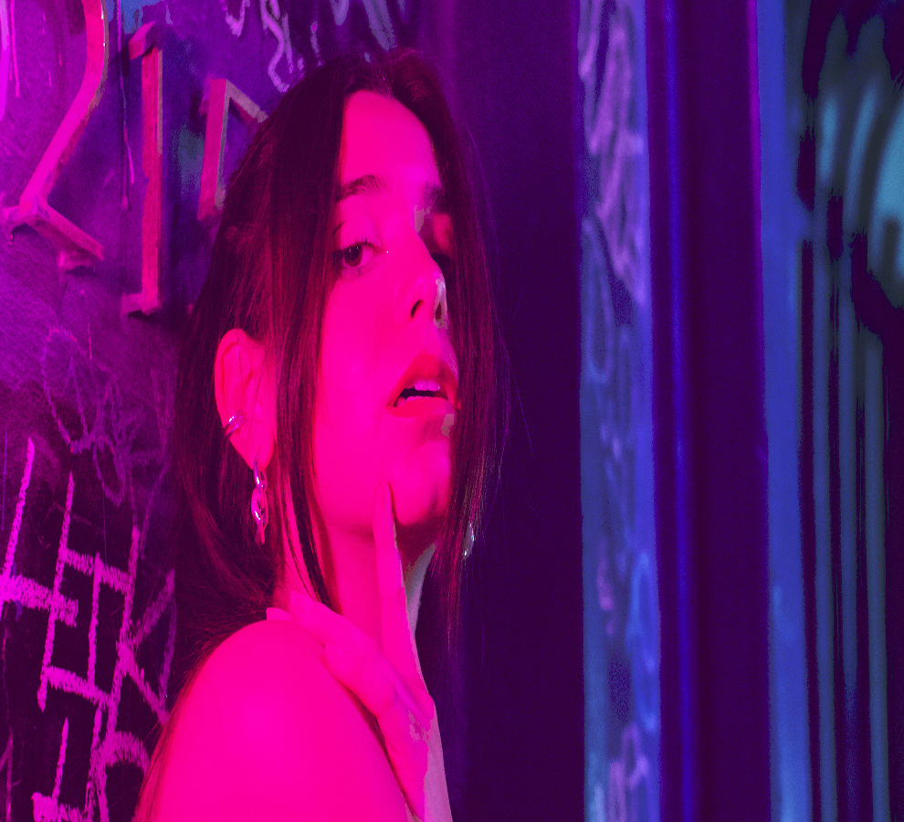 Nina Joory lanza “Otra Noche Contigo”, su primer sencillo en español