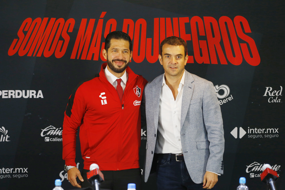 Benjamín Mora promete intensidad como nuevo entrenador del Atlas mexicano