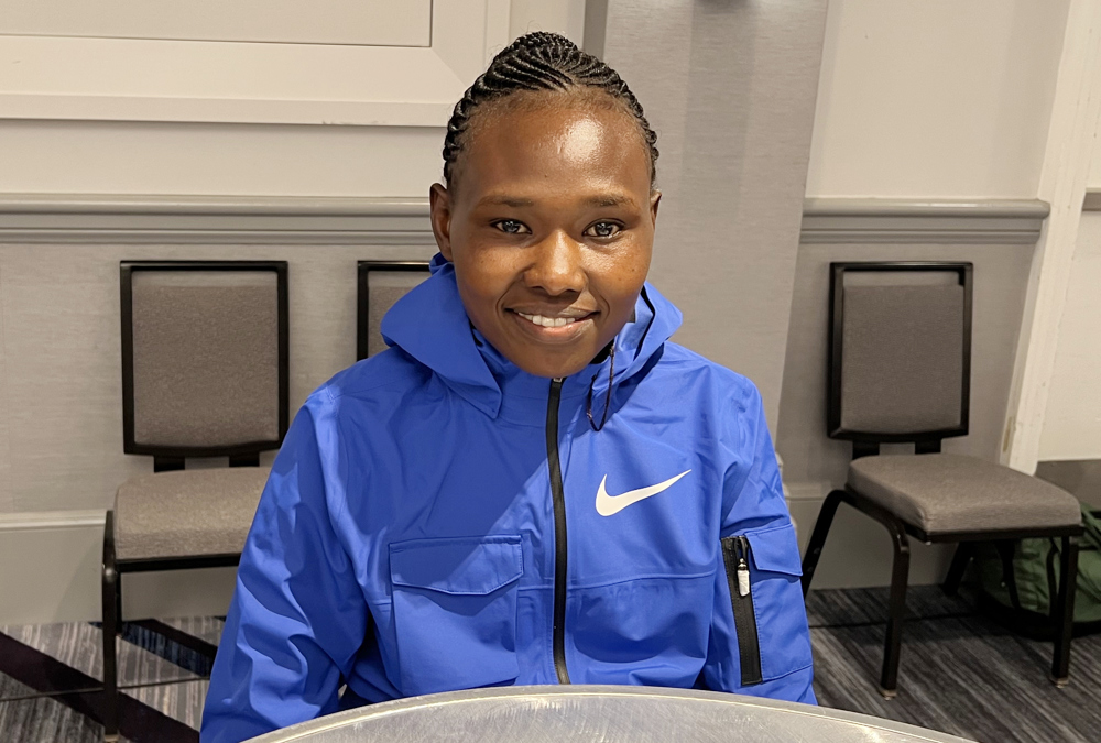 Ruth Chepngetich revalida su corona en Chicago con segunda marca de siempre
