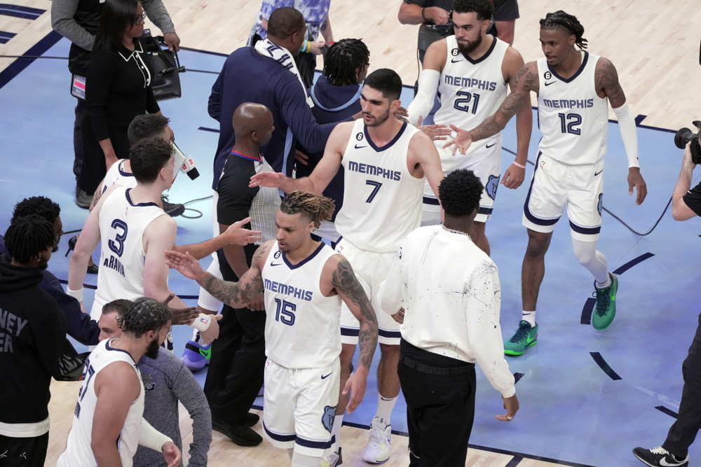 Aldama, titular con 18 puntos y 11 rebotes en la victoria de los Grizzlies