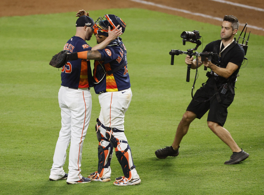 Valdez supera a Severino en duelo de dominicanos y Astros vuelven a ganar