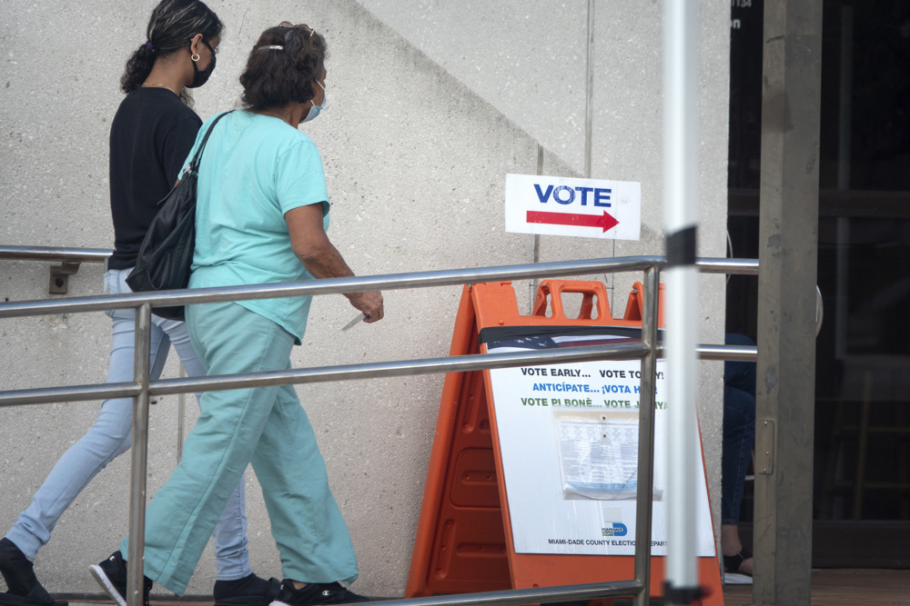 Republicanos piden a hispanos de Miami votar para “recuperar nuestro país”