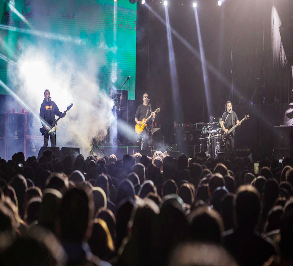 Integrantes de Molotov se enfrentan a golpes con banda chilena Los Miserable