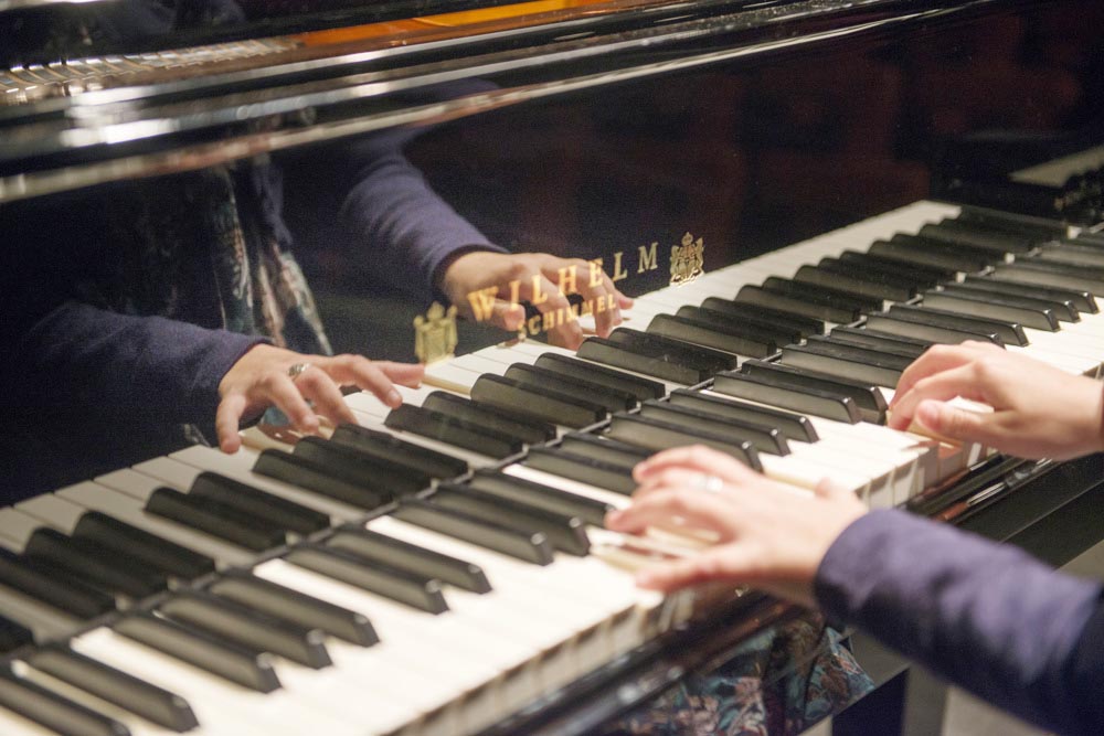 Emisora de California rinde tributo a la música clásica con influencia latina