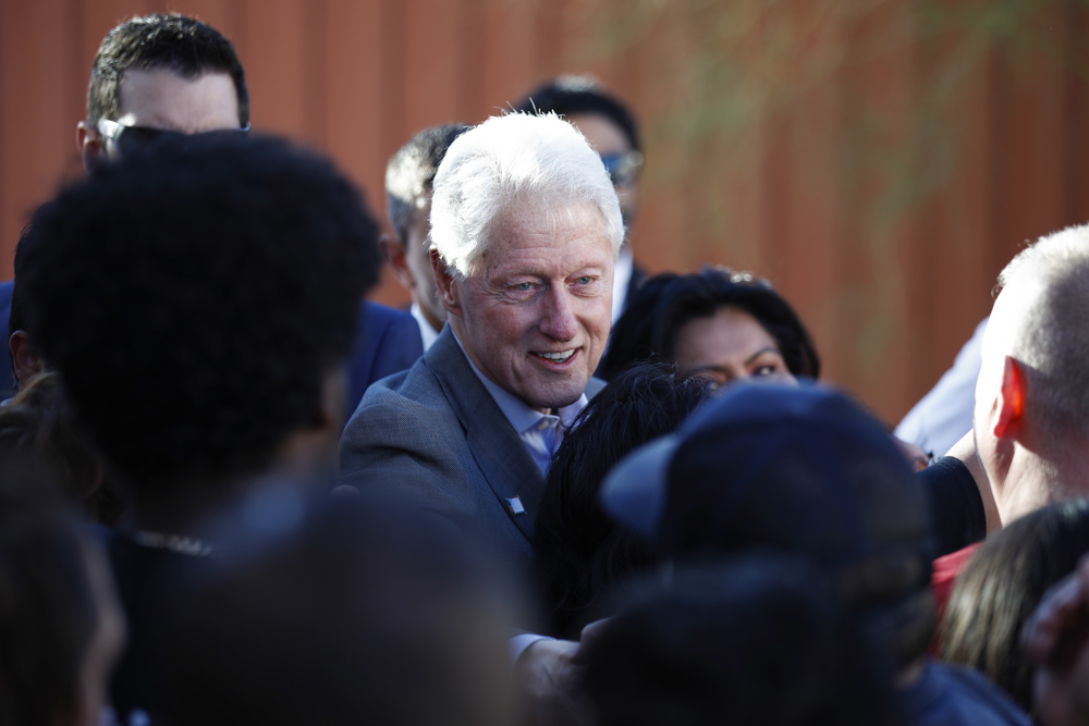 Bill Clinton llega al sur de Texas para apoyar a dos candidatos latinos