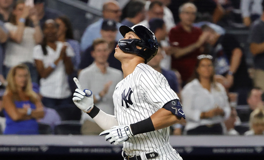 Aficionado rechaza tres millones de dólares por la pelota del jonrón 62 de Judge
