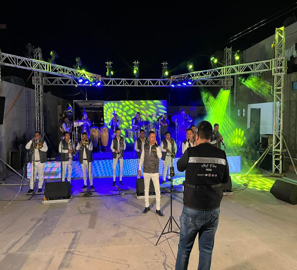 Integrante de Banda Tres Ríos, herido tras ser aplastado por pantalla LED