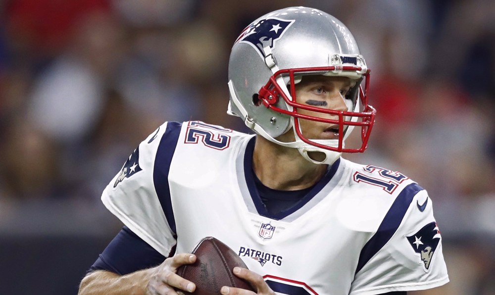 Tom Brady, primero en la historia de NFL en superar 100.000 yardas por pase
