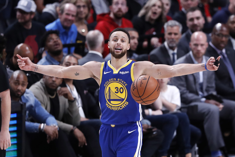 Los hermanos Steph y Seth Curry lanzan a los Warriors y a los Nets a base de triples