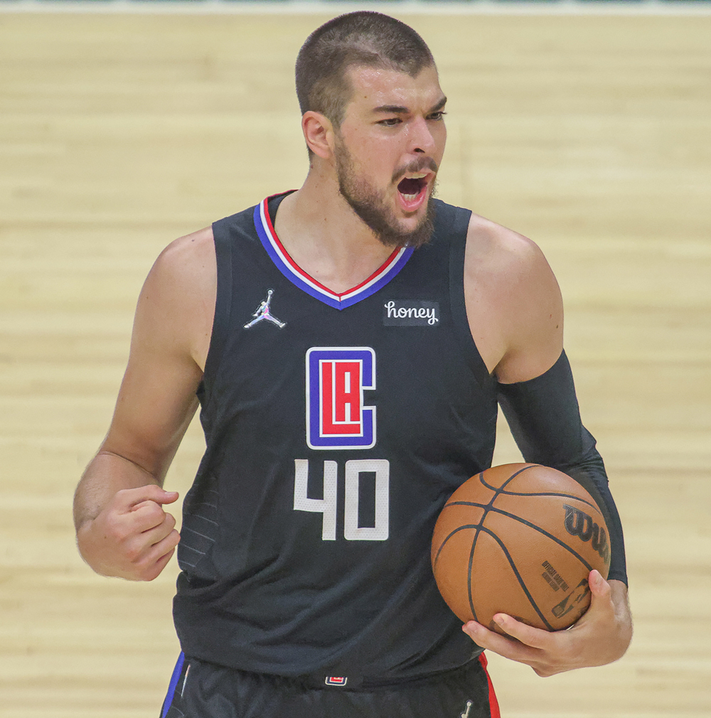 Ivica Zubac domina con 31 puntos y 29 rebotes en el triunfo de los Clippers