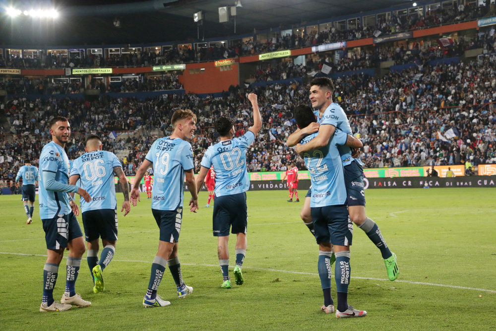El Pachuca del uruguayo Almada inicia la defensa del título ante Puebla