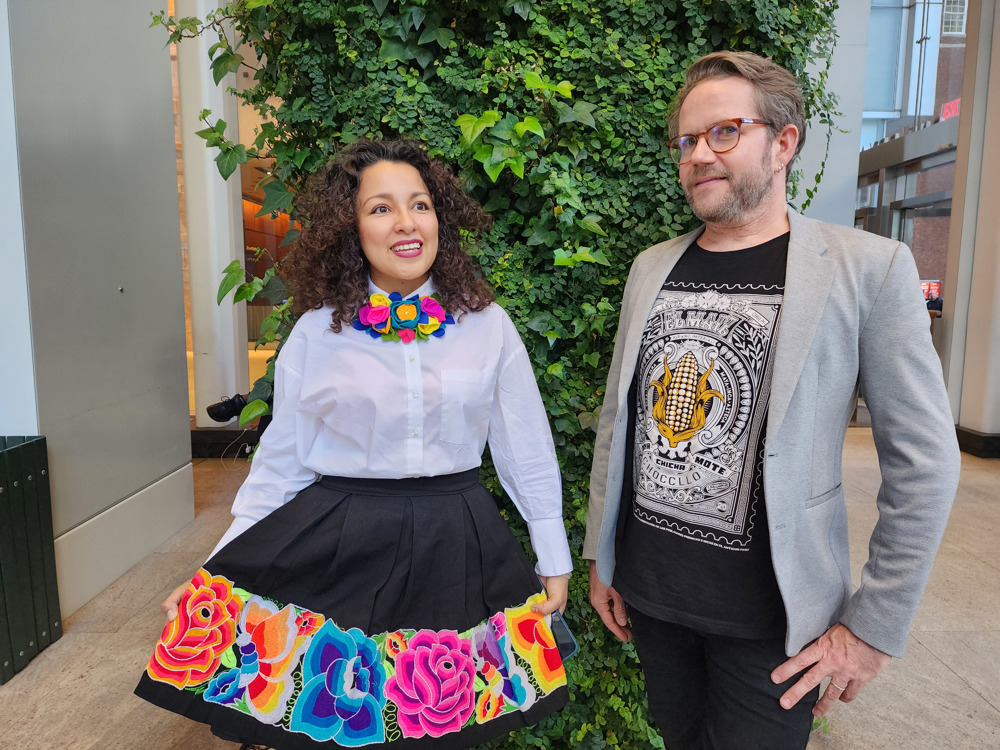 Cantante peruana quiere llevar el quechua a todas partes del mundo