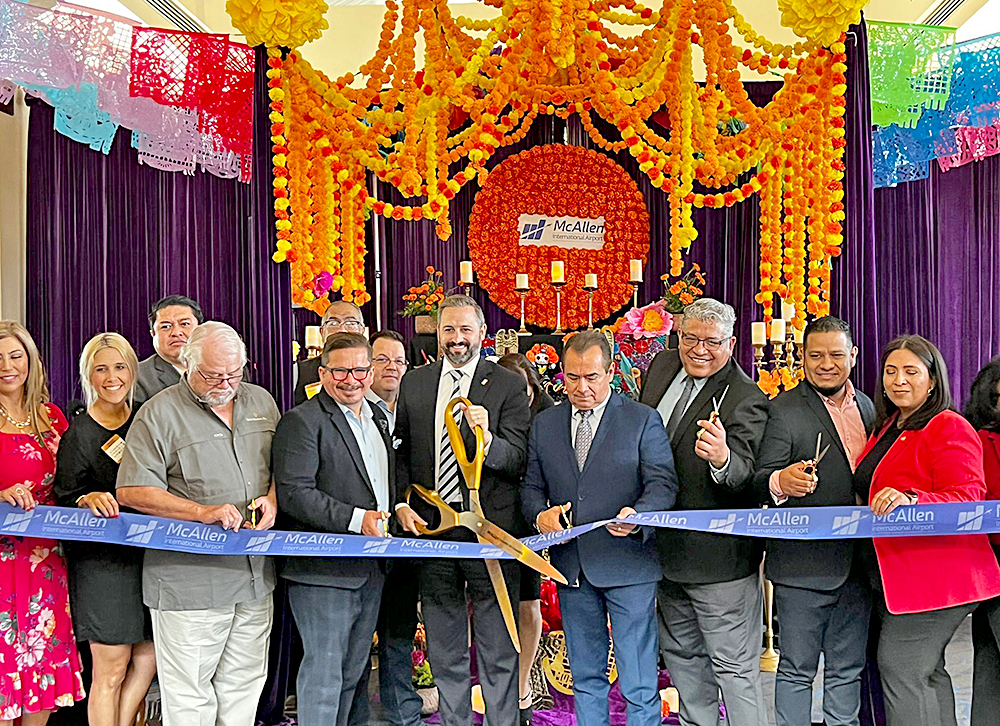 Exhibición de la Ofrenda del Día de Muertos en el Aeropuerto Internacional de McAllen