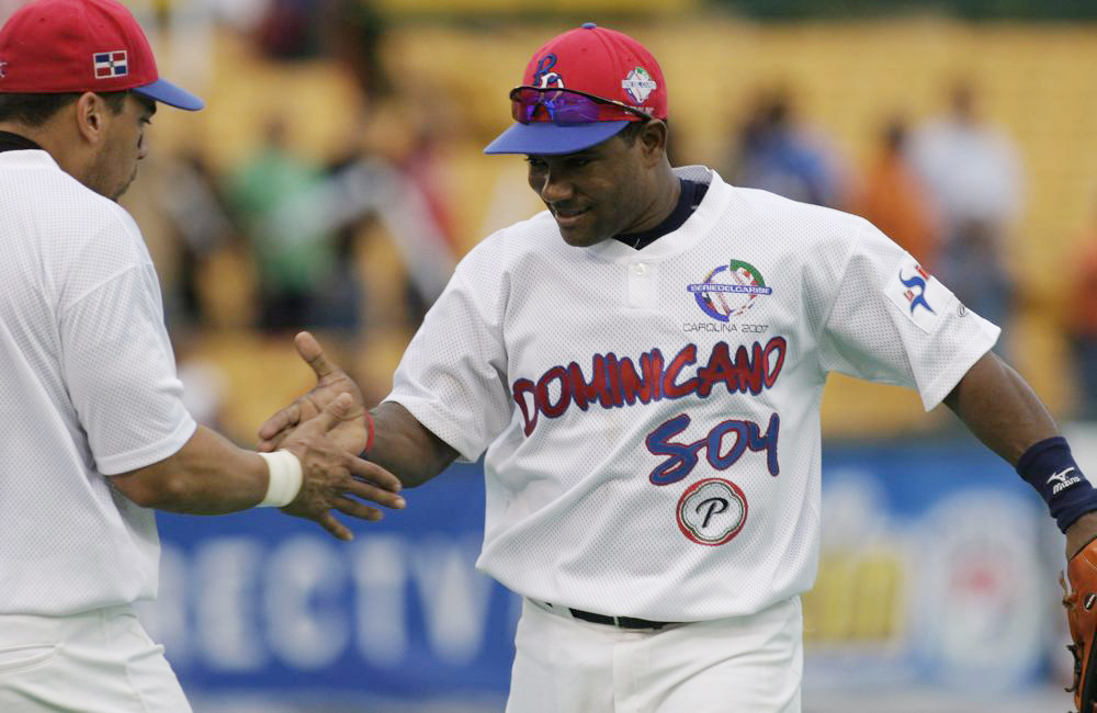 Impiden salir de República Dominicana a Miguel Tejada por presuntas deudas