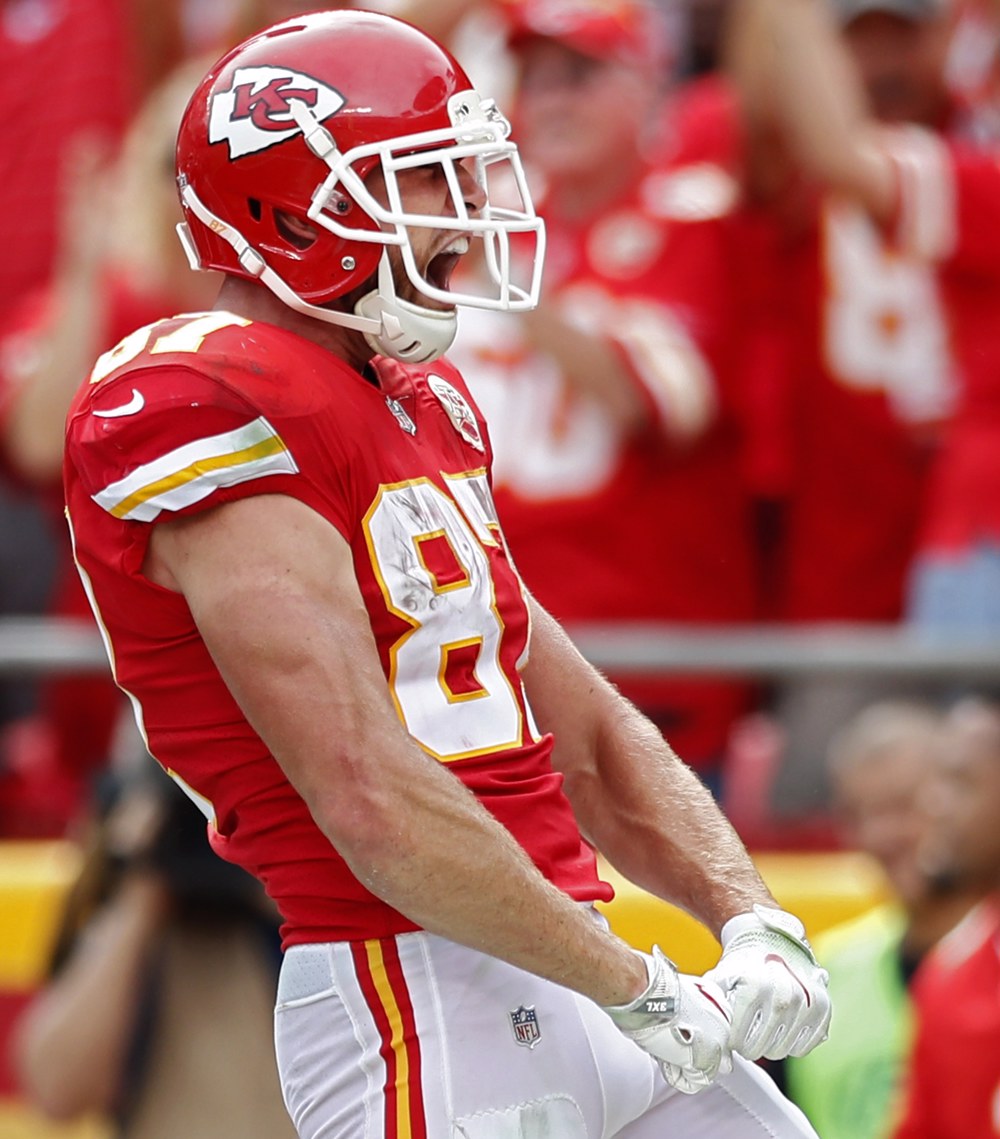 30-27: Mahomes y Kelce derriban a los Chargers en un duelo vibrante