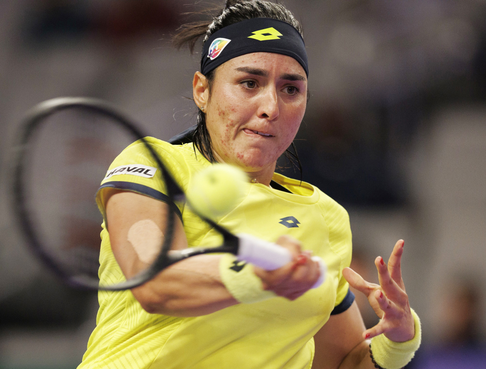 Sakkari sella su pase a las semifinales y Jabeur suma su primer triunfo