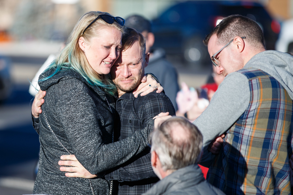 Tres hombres y dos mujeres murieron en el tiroteo en un club gay de EE.UU.