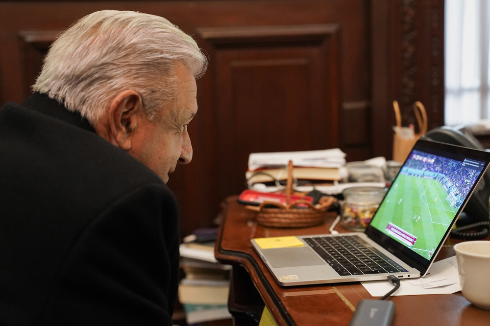 López Obrador exalta actuación de Guillermo Ochoa en debut de México en Catar