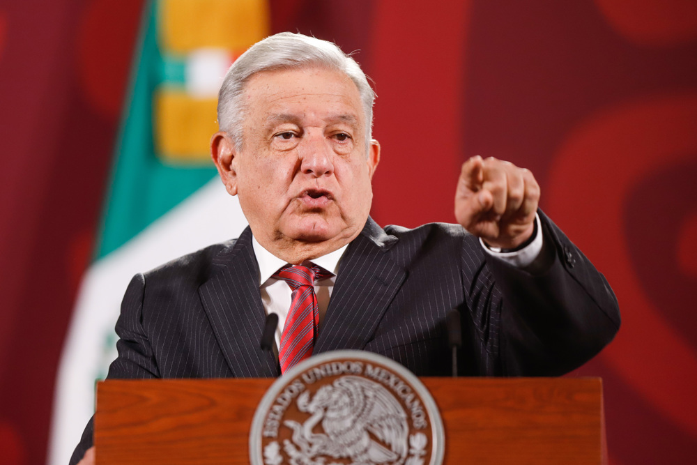 López Obrador niega “injerencismo” en Perú pero pide reconocer a Castillo