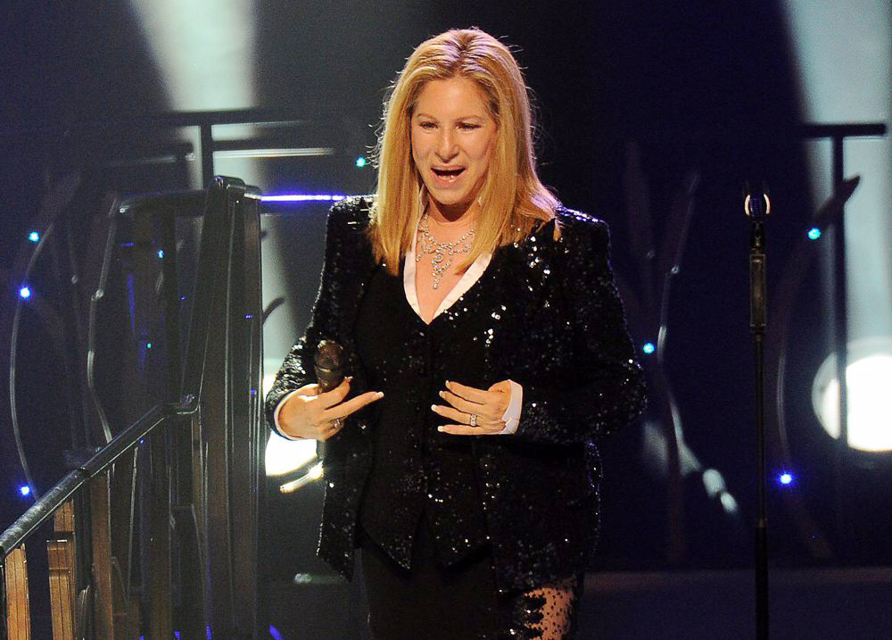 Artistas como Barbra Streisand y Rosario Dawson piden proteger la Amazonia