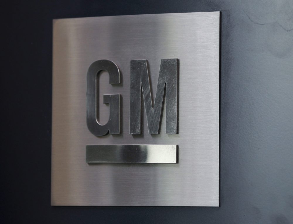 GM llama a revisión a 825.000 vehículos en EE.UU. y Canadá