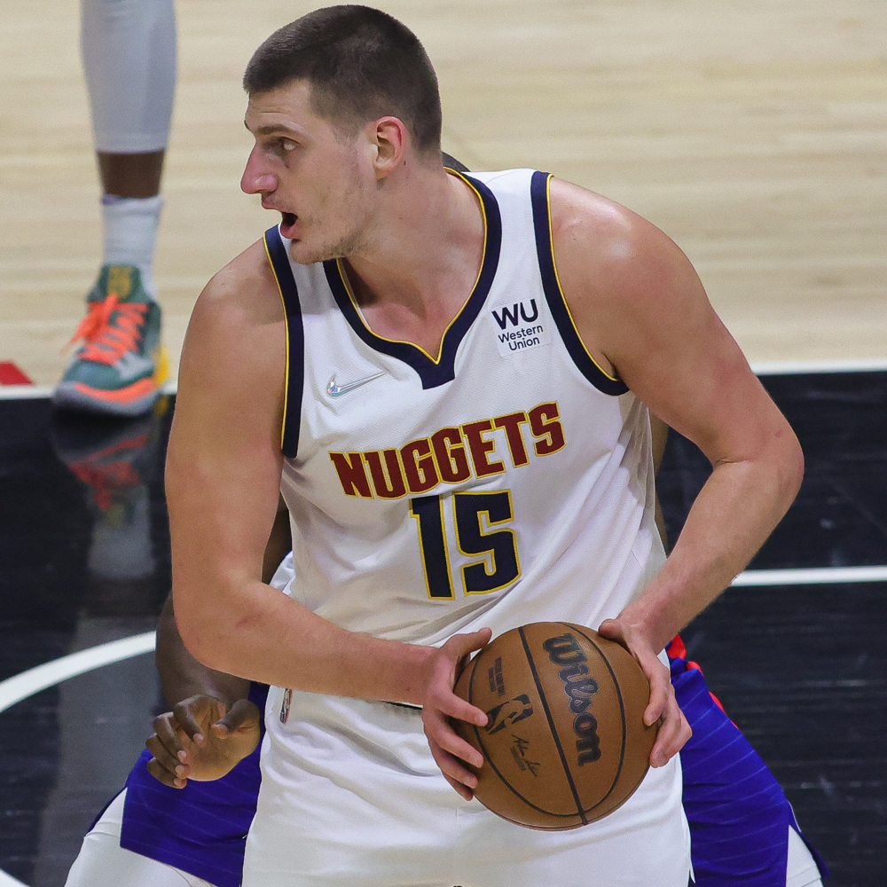 Jokic sella un triple doble de 40 puntos, 27 rebotes y diez asistencias