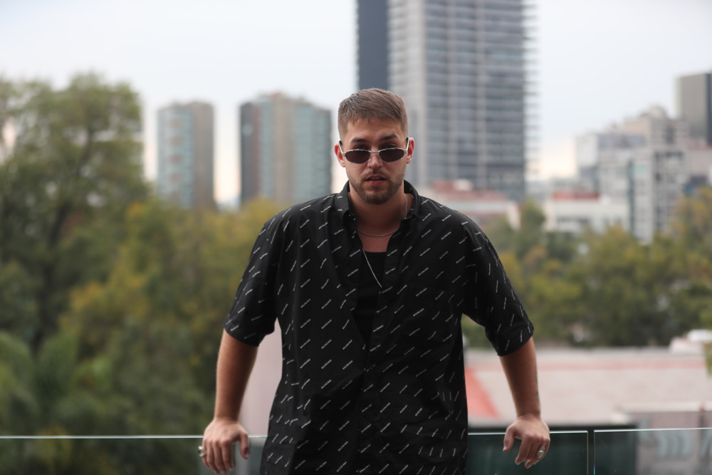 El canario St Pedro expande horizontes con un EP navideño y visita México