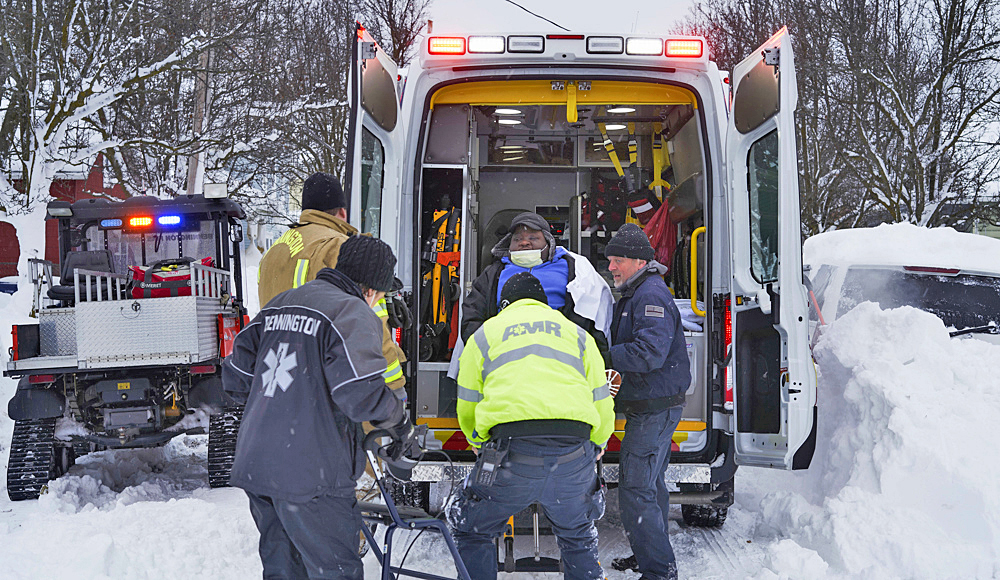 Crece onda gélida y prosigue el caos aéreo
