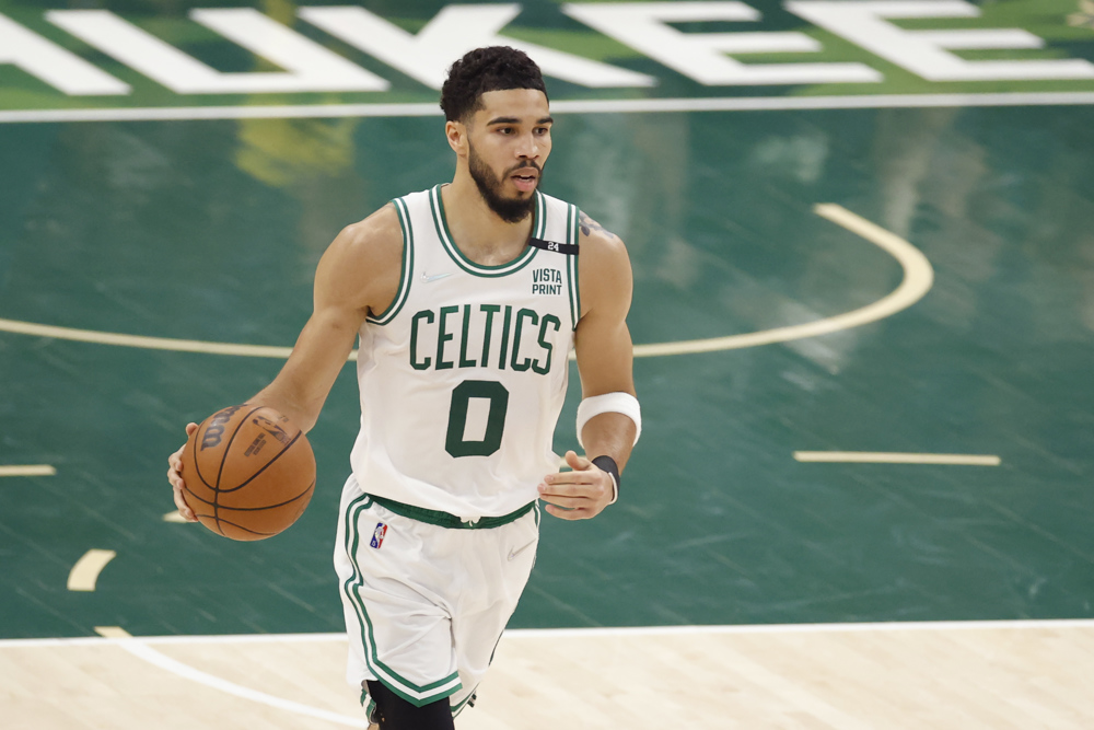 139-118. Tatum y Brown dejan a Antetokounmpo sin regalo de Navidad