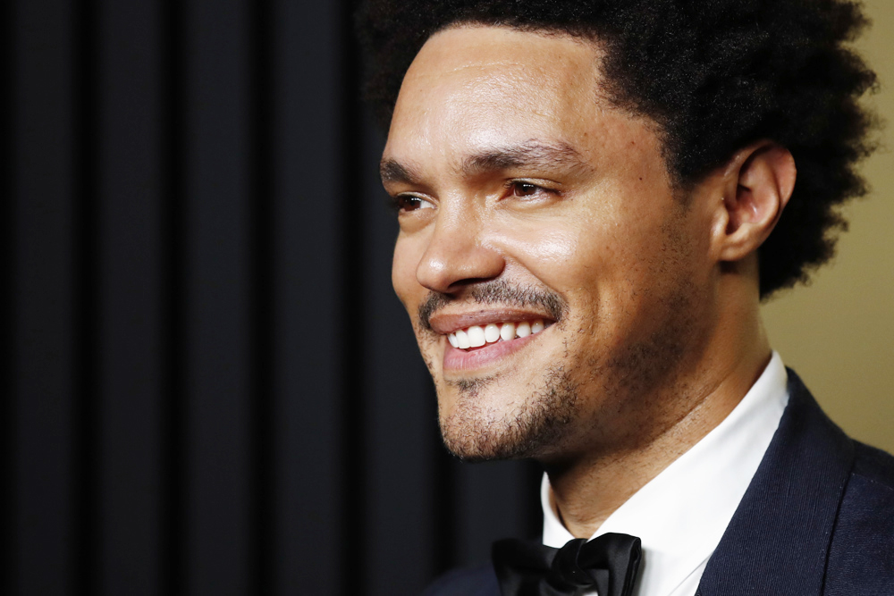 El cómico Trevor Noah presentará los Grammy por tercer año consecutivo