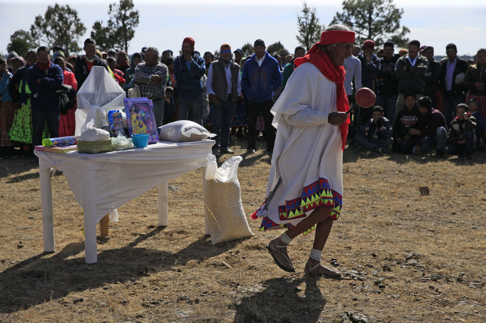Comunidad binacional entrega donativos a pobladores de sierra de Chihuahua