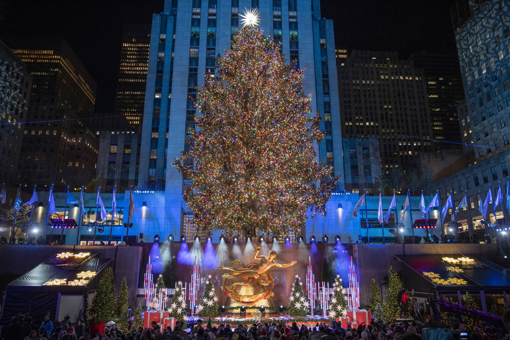 Encendido del árbol de Rockefeller inaugura temporada navideña en Nueva York