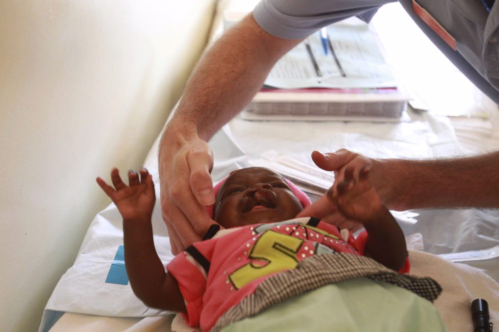 ¿Quién es responsable de la escasez de camas pediátricas en hospitales?