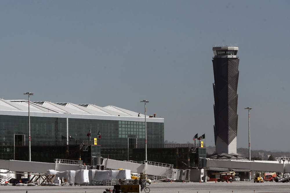 Nuevo aeropuerto de López Obrador aterriza un 62 % lejos de su meta en 2022