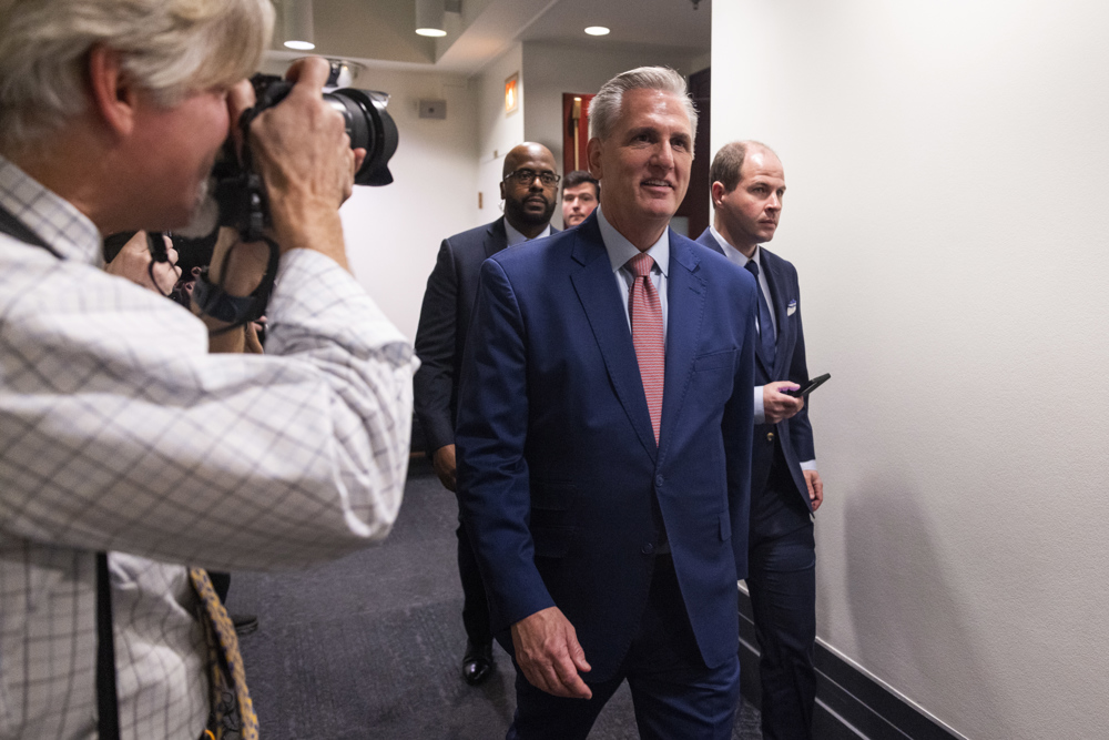 Trump pide a los republicanos que cierren la crisis y apoyen a McCarthy