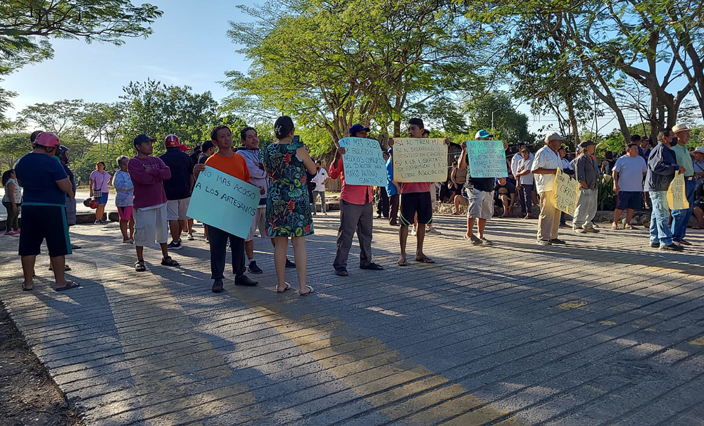Crece protesta contra corrupción en ruinas mexicanas de Chichén Itzá