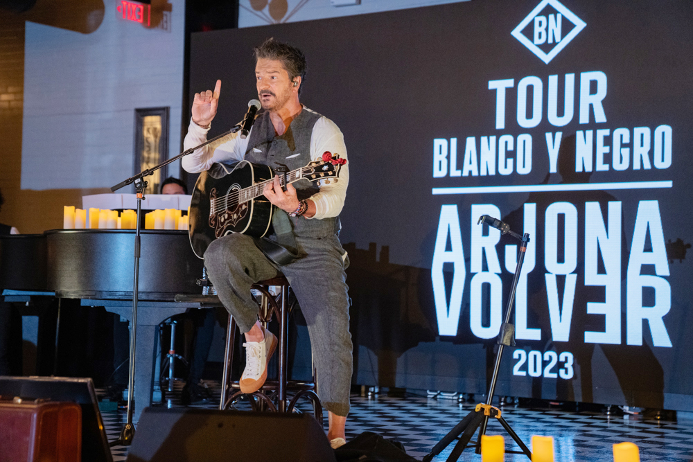 Ricardo Arjona “no se arrepiente de nada” al cumplir 59 años