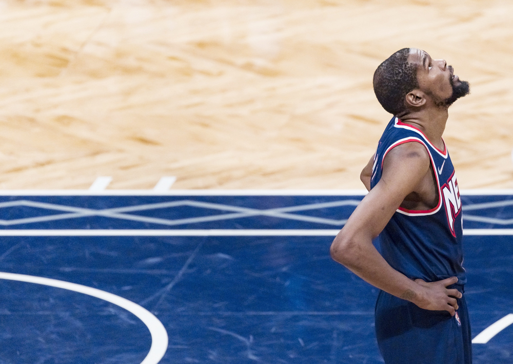 Kevin Durant permanecerá de baja durante al menos otras dos semanas